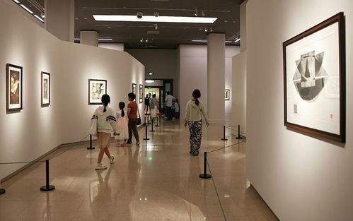 高溫未消，文化場館成市民休閑好去處——探討藝術表演場館管理服務的重要性